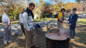 Making apple butter